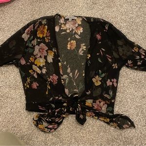 Long sleeve sheer tie top!